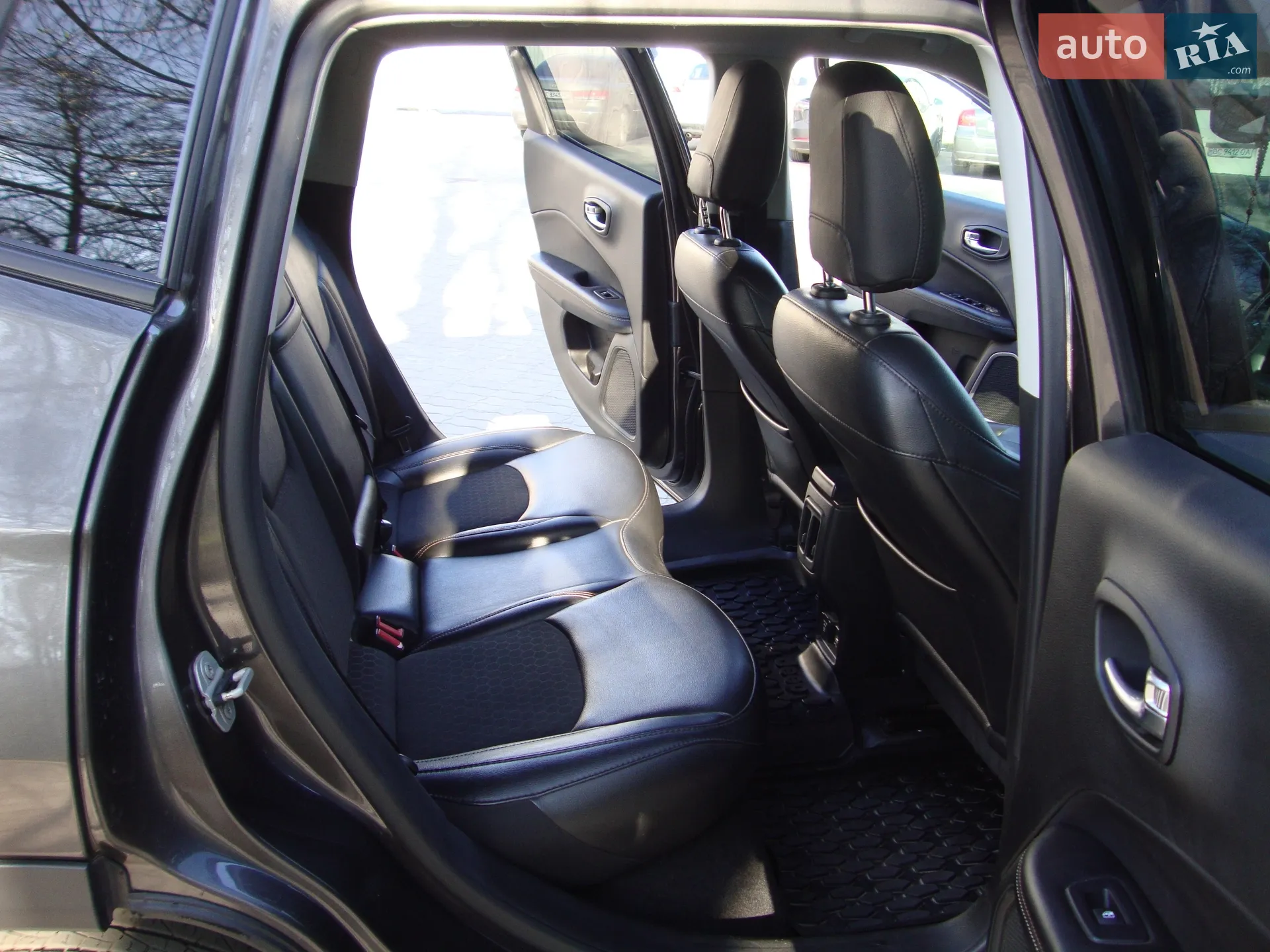2019 Jeep Compass - мініатюра 19