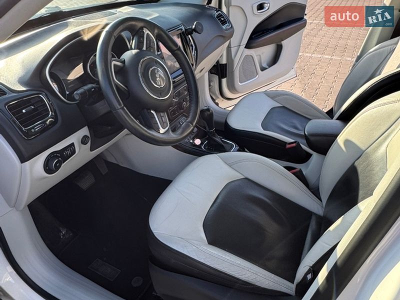 Внедорожник / Кроссовер Jeep Compass 2017 в Софиевской Борщаговке