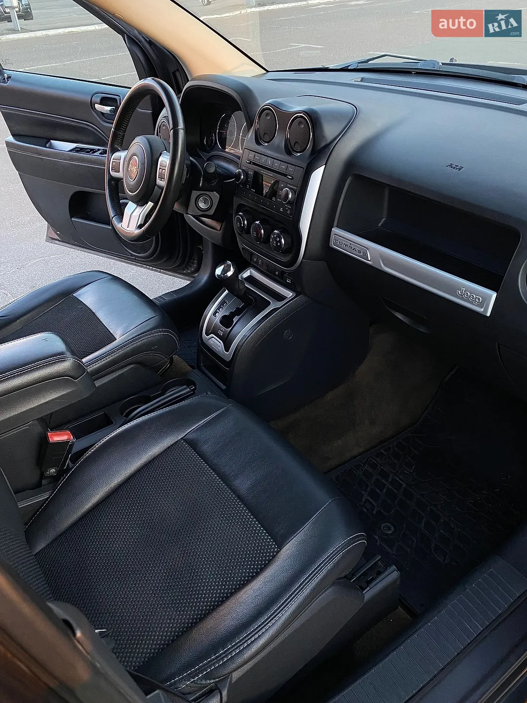 2016 Jeep Compass - мініатюра 16
