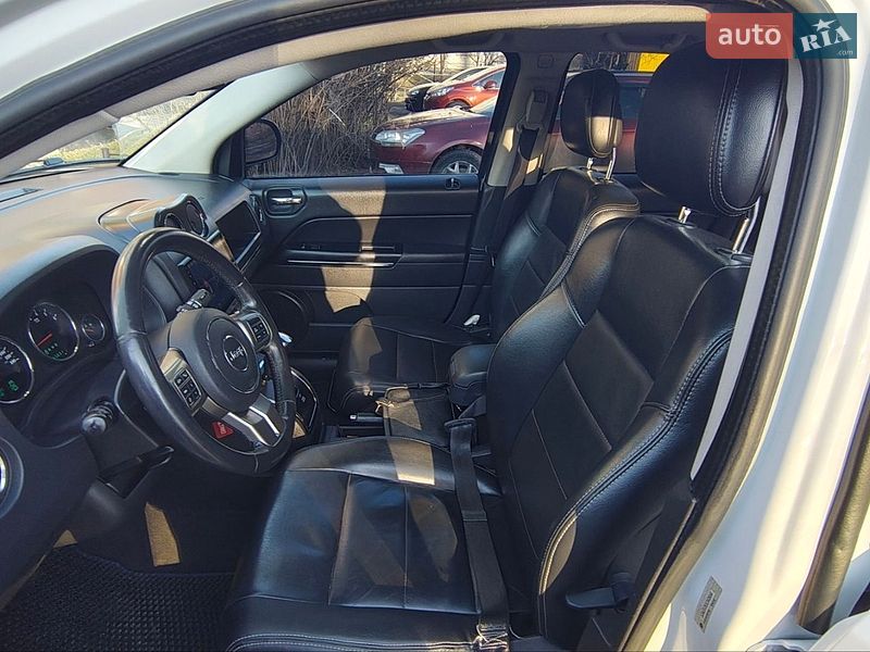 Внедорожник / Кроссовер Jeep Compass 2012 в Нежине