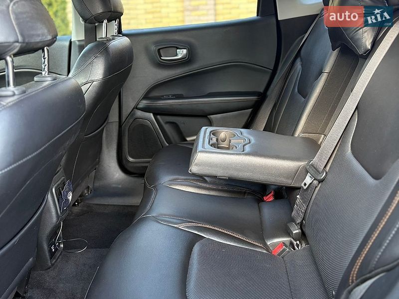 Внедорожник / Кроссовер Jeep Compass 2017 в Киеве