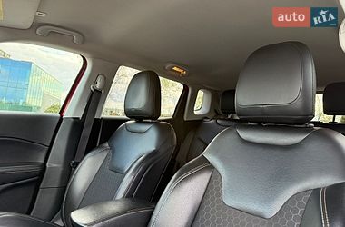Внедорожник / Кроссовер Jeep Compass 2017 в Киеве