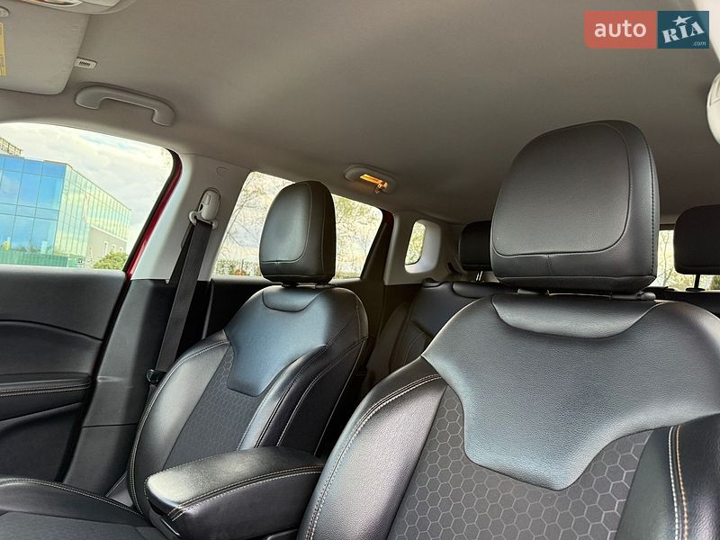 Внедорожник / Кроссовер Jeep Compass 2017 в Киеве