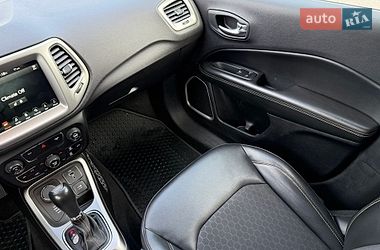 Внедорожник / Кроссовер Jeep Compass 2017 в Киеве