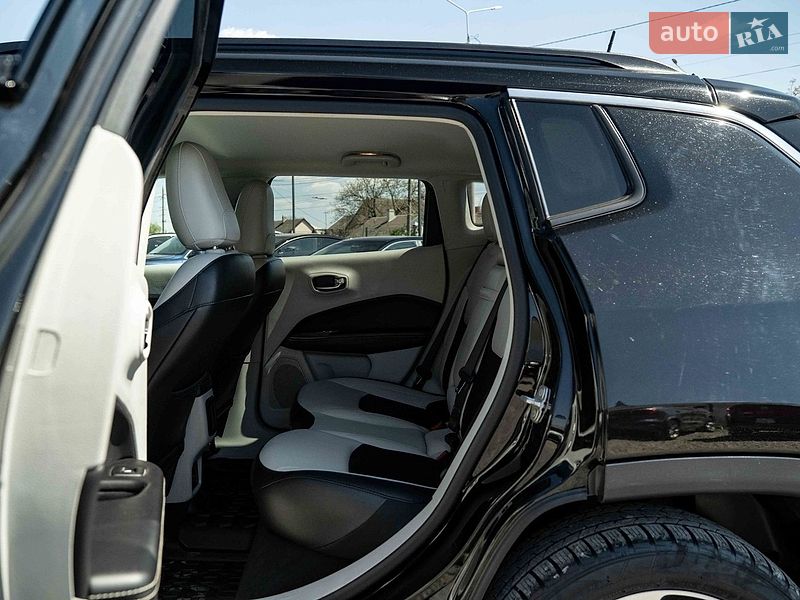 Позашляховик / Кросовер Jeep Compass 2019 в Чернівцях