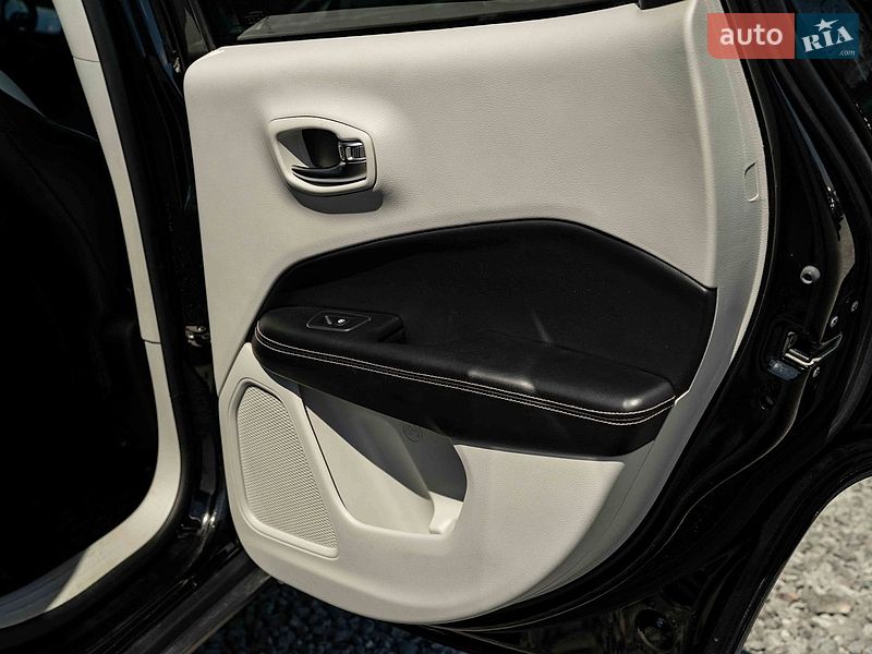 Позашляховик / Кросовер Jeep Compass 2019 в Чернівцях