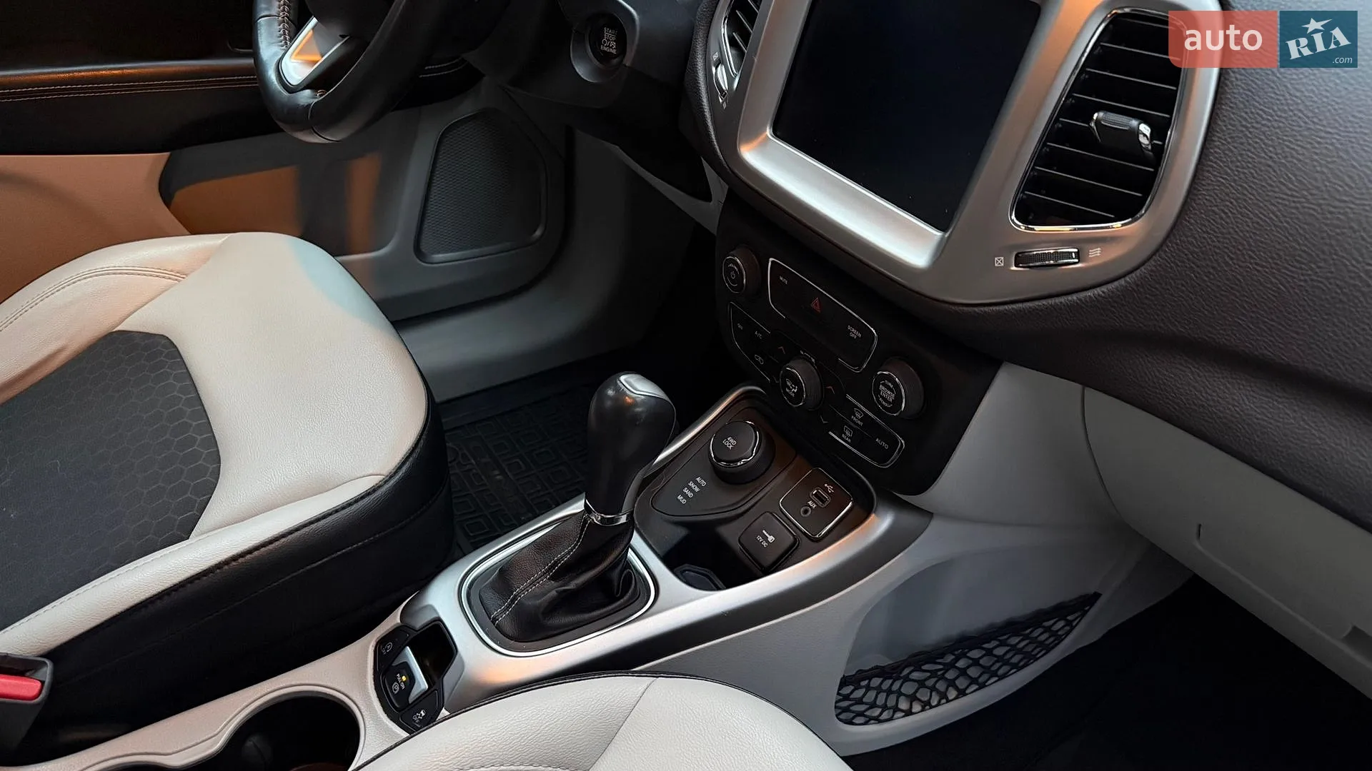 2018 Jeep Compass - мініатюра 19