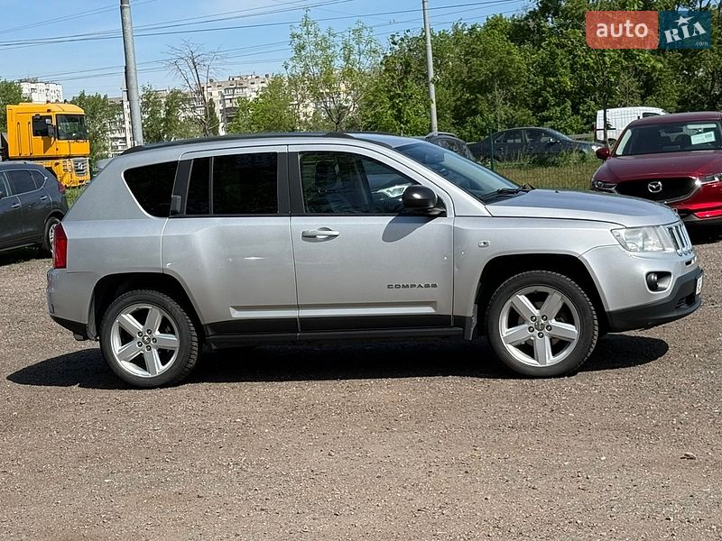 Позашляховик / Кросовер Jeep Compass 2011 в Києві