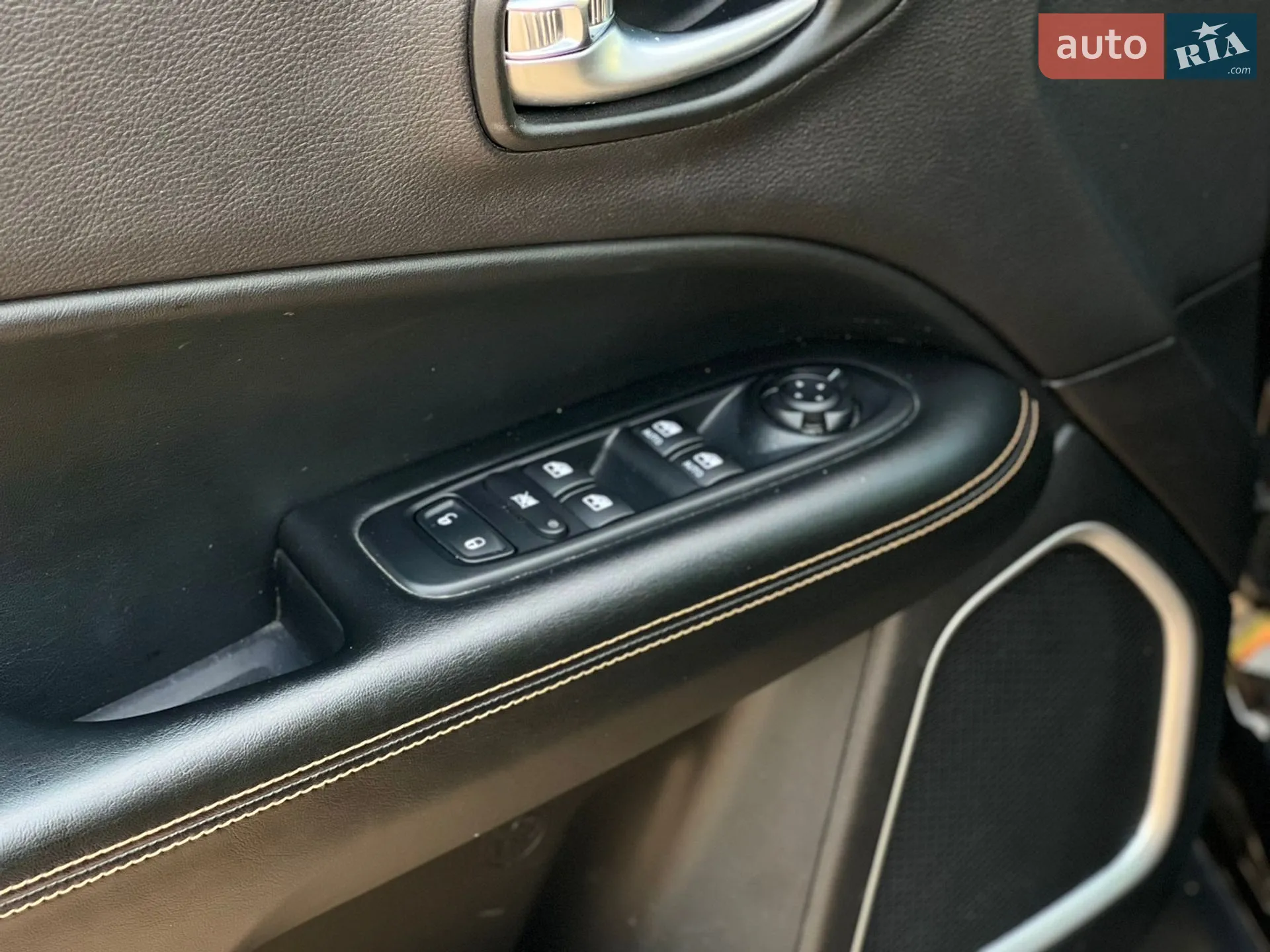 2017 Jeep Compass - мініатюра 35