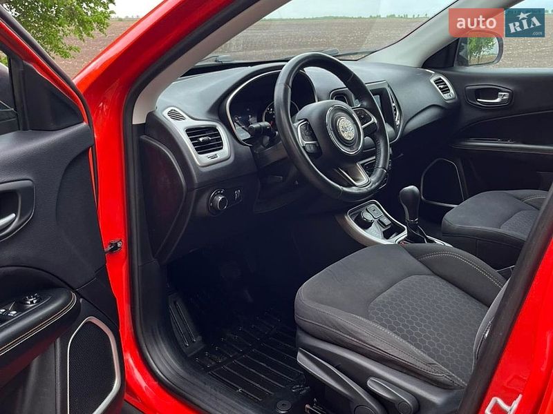 Внедорожник / Кроссовер Jeep Compass 2018 в Ружине