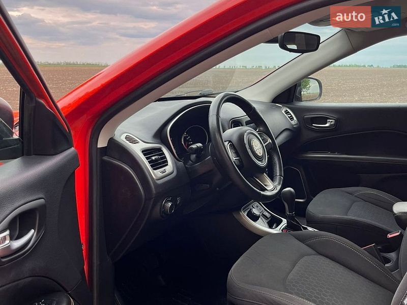 Внедорожник / Кроссовер Jeep Compass 2018 в Ружине