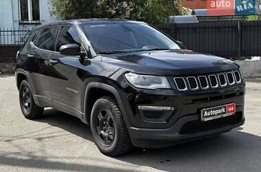 Внедорожник / Кроссовер Jeep Compass 2017 в Киеве
