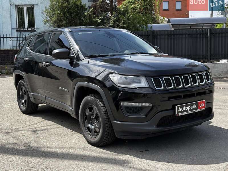Внедорожник / Кроссовер Jeep Compass 2017 в Киеве