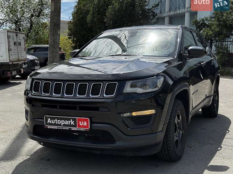 Внедорожник / Кроссовер Jeep Compass 2017 в Киеве