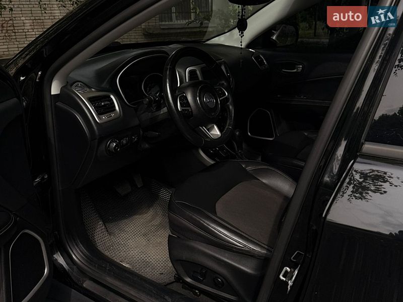Внедорожник / Кроссовер Jeep Compass 2017 в Шептицькому