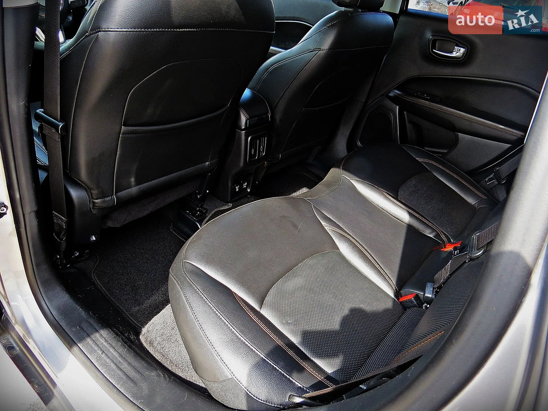2018 Jeep Compass - мініатюра 16