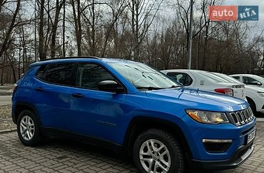 Внедорожник / Кроссовер Jeep Compass 2017 в Киеве