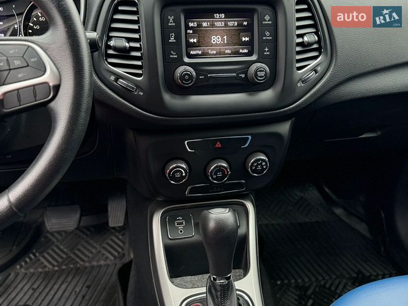 Внедорожник / Кроссовер Jeep Compass 2017 в Киеве
