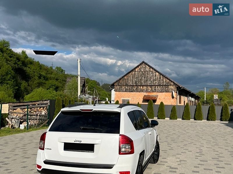 Внедорожник / Кроссовер Jeep Compass 2012 в Воловце