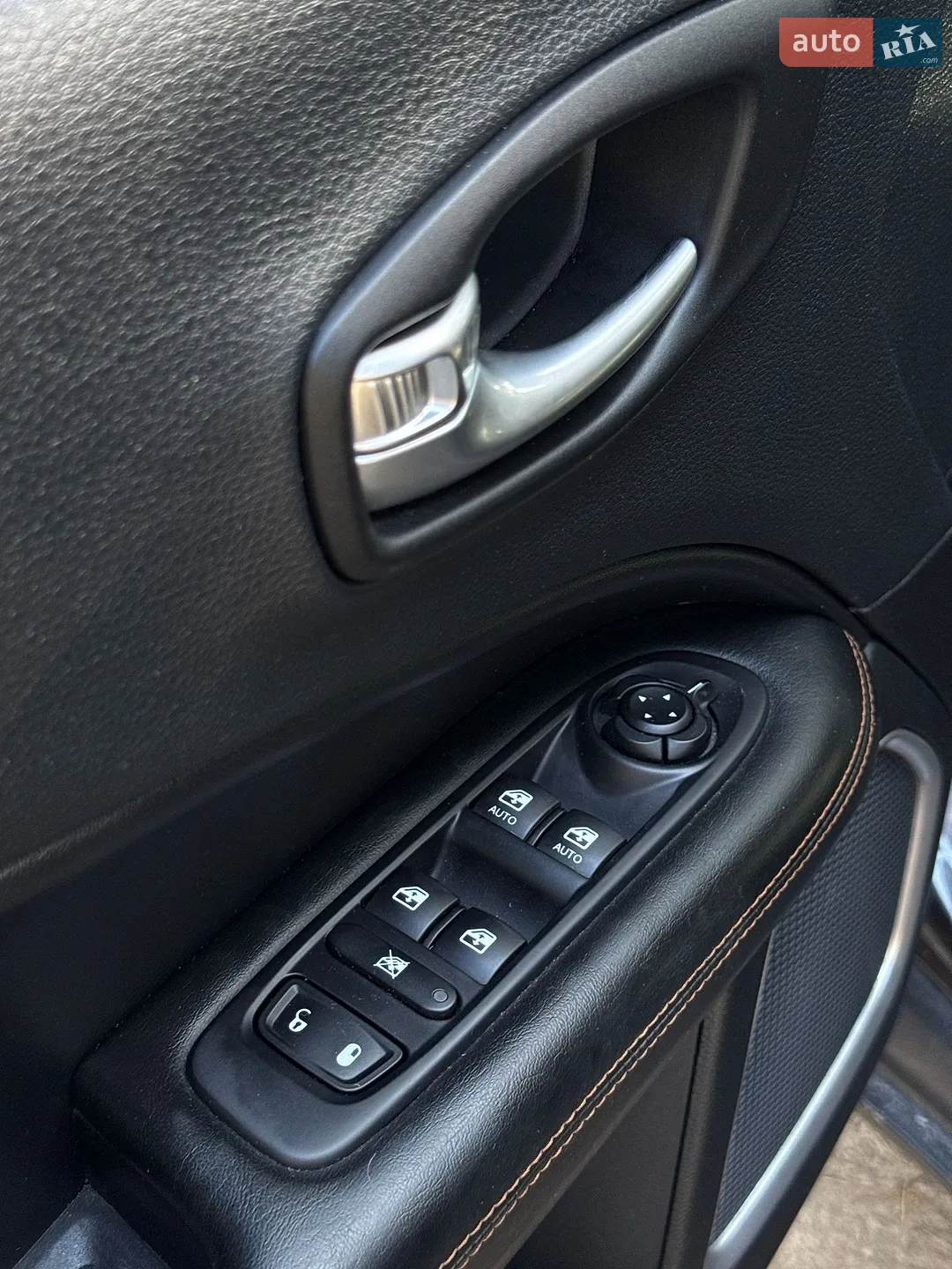 2018 Jeep Compass - мініатюра 32