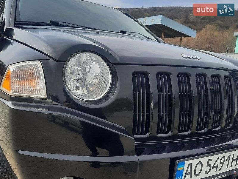 Внедорожник / Кроссовер Jeep Compass 2007 в Воловце