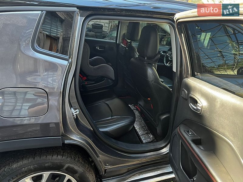 Внедорожник / Кроссовер Jeep Compass 2018 в Киеве
