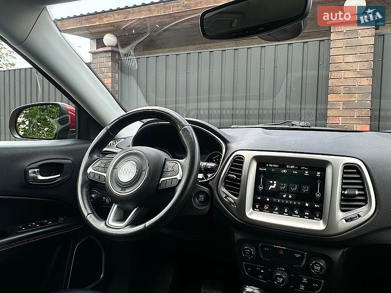 Внедорожник / Кроссовер Jeep Compass 2017 в Белогородке