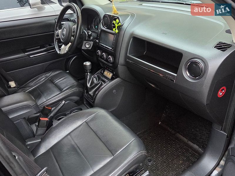 Внедорожник / Кроссовер Jeep Compass 2011 в Валках