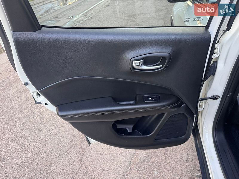 Внедорожник / Кроссовер Jeep Compass 2019 в Ровно