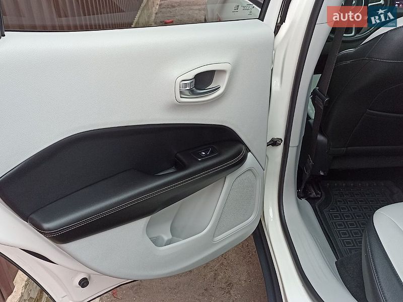 Позашляховик / Кросовер Jeep Compass 2018 в Дніпрі фото 24 Позашляховик / Кросовер Jeep Compass 2018 в Дніпрі