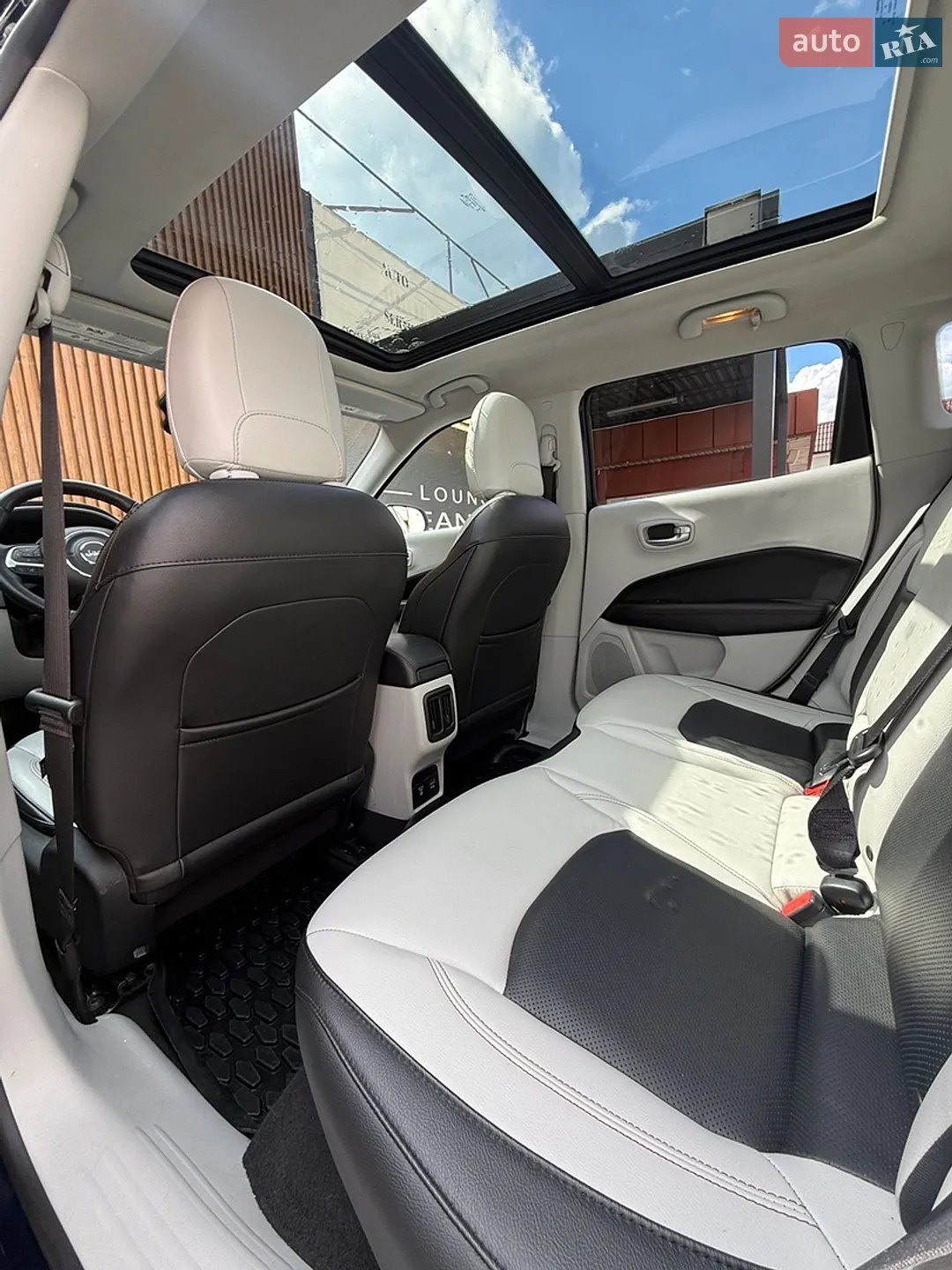 2017 Jeep Compass - мініатюра 10