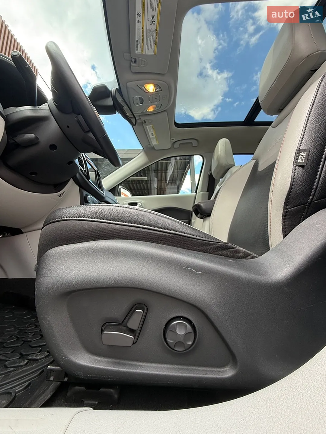 2017 Jeep Compass - мініатюра 21