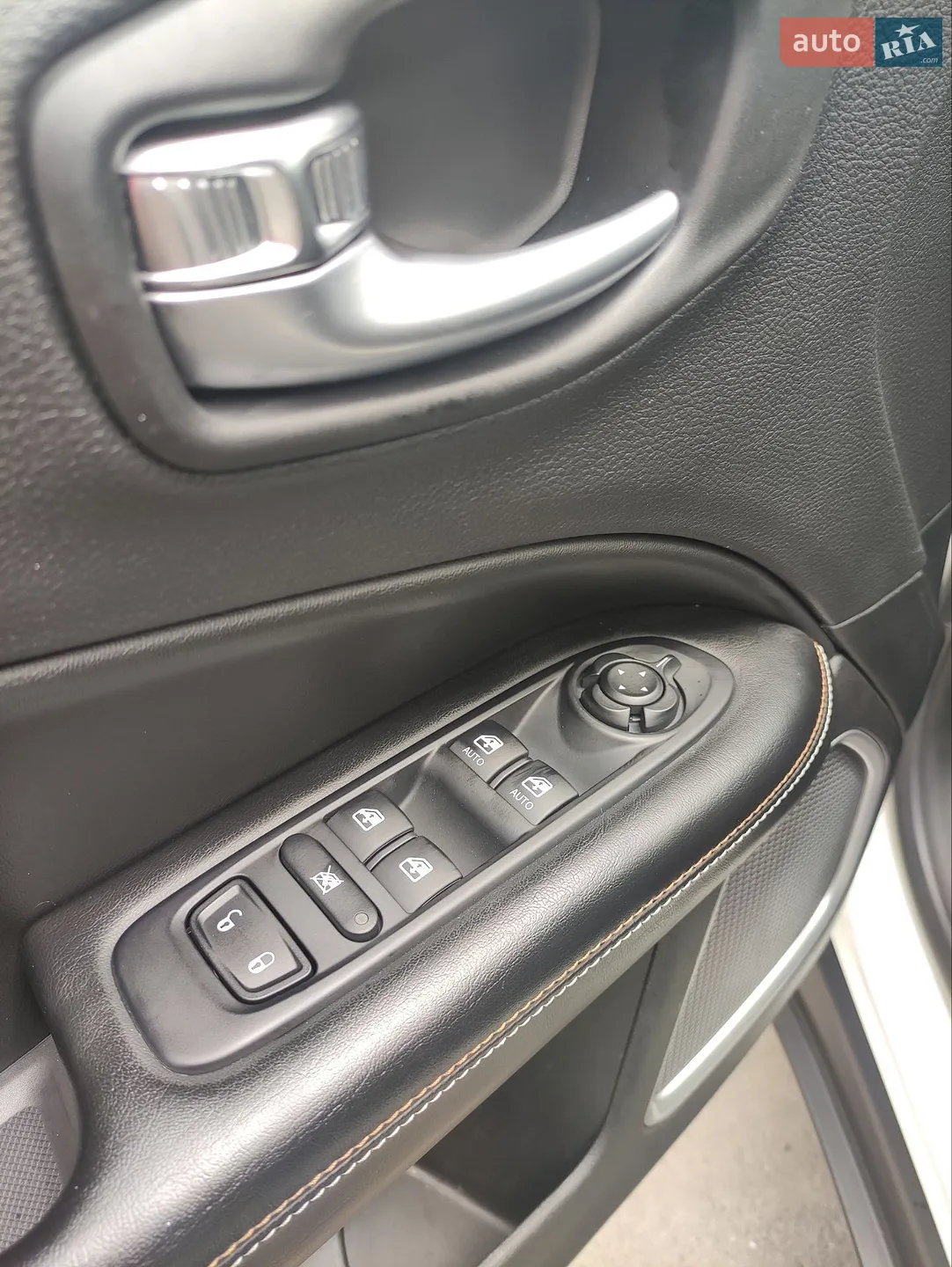 2020 Jeep Compass - мініатюра 16
