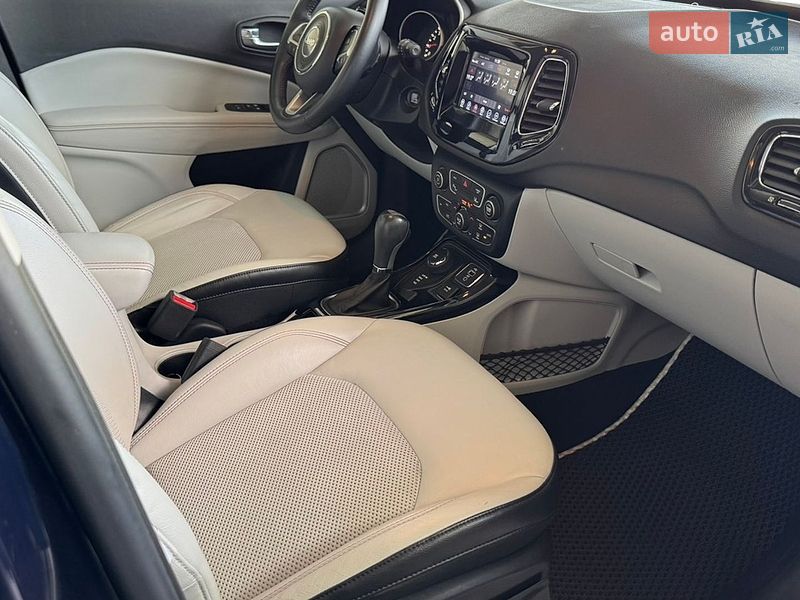 Внедорожник / Кроссовер Jeep Compass 2016 в Киеве