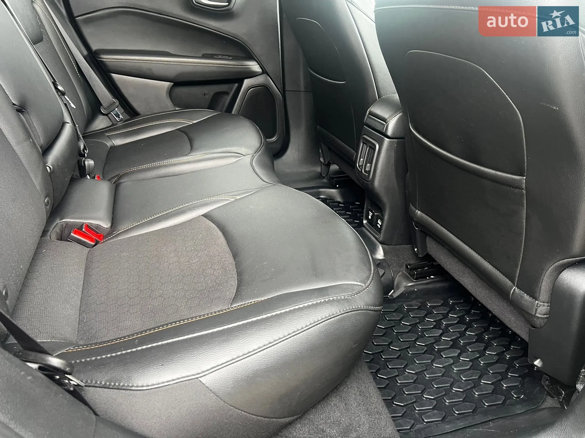 2019 Jeep Compass - мініатюра 27