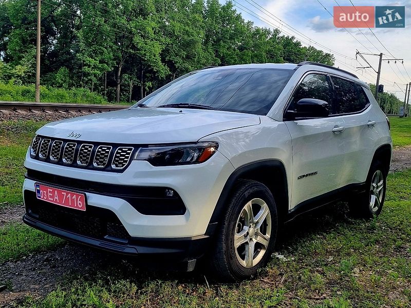 Позашляховик / Кросовер Jeep Compass 2023 в Вишневому фото 3 Позашляховик / Кросовер Jeep Compass 2023 в Вишневому