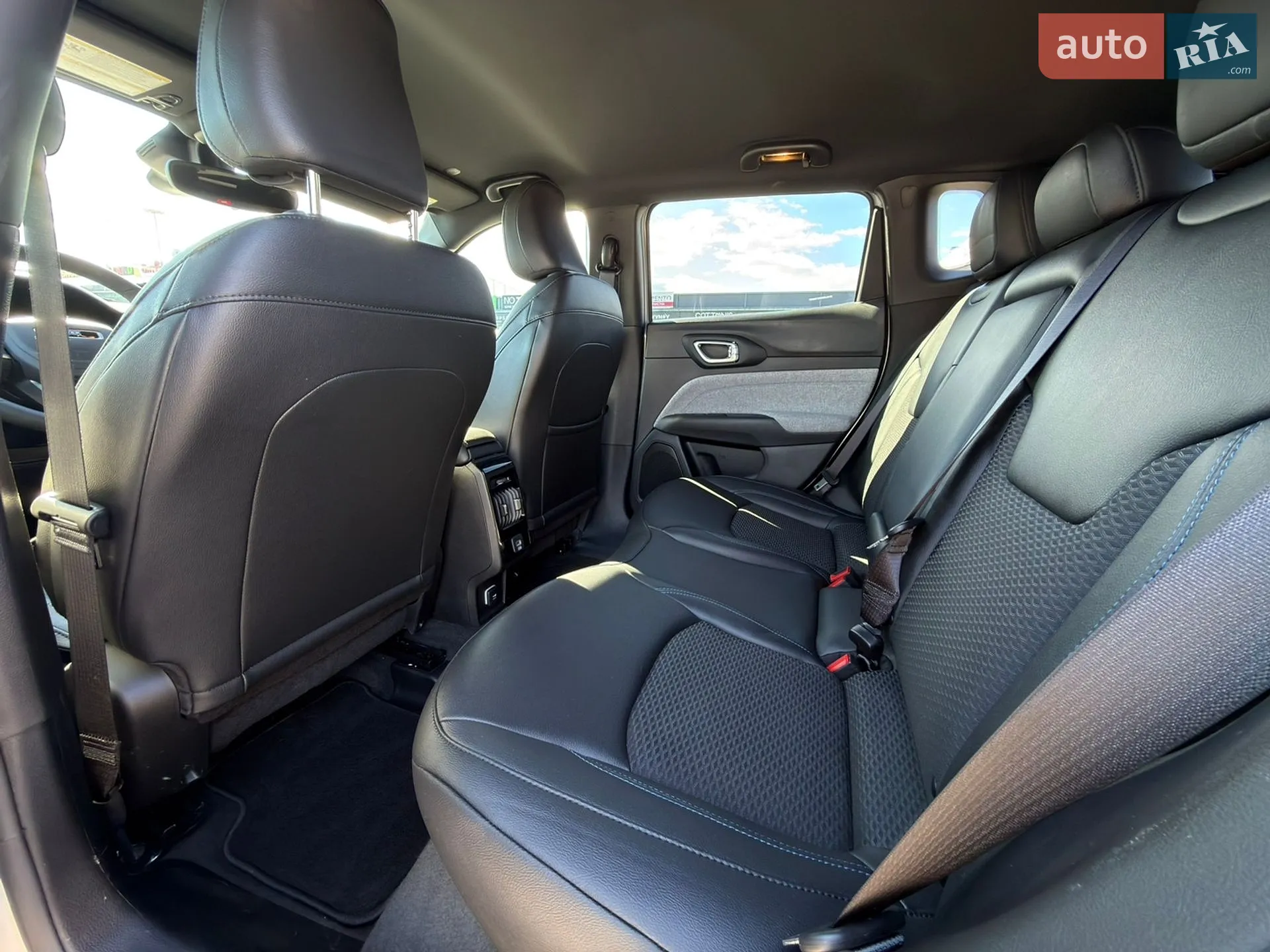 2025 Jeep Compass - мініатюра 16