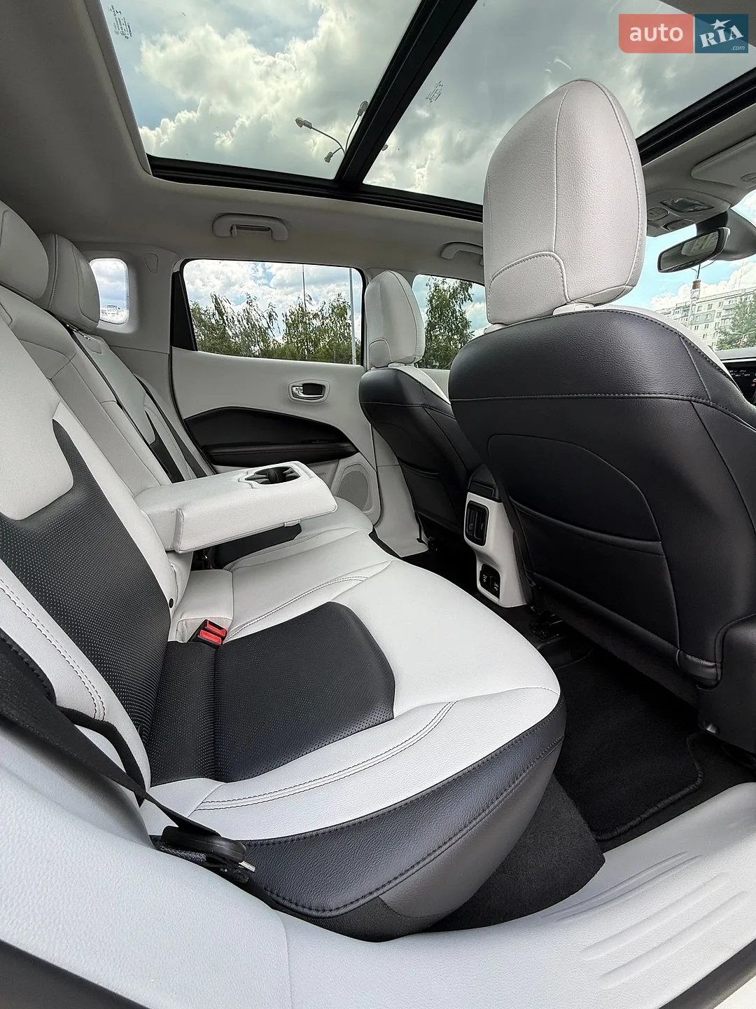 2017 Jeep Compass - мініатюра 25