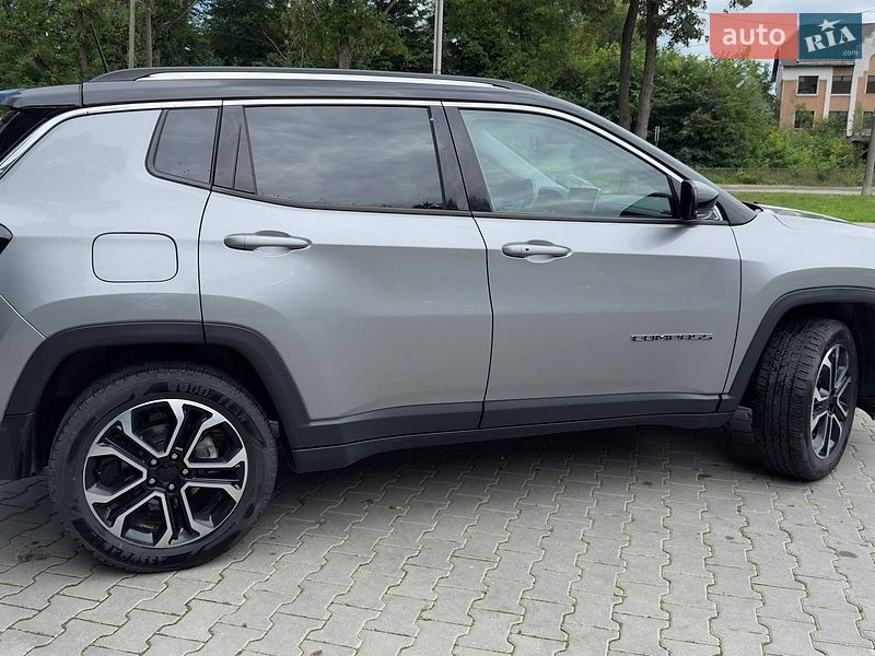 Внедорожник / Кроссовер Jeep Compass 2021 в Стебнику