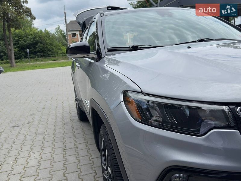 Внедорожник / Кроссовер Jeep Compass 2021 в Стебнику
