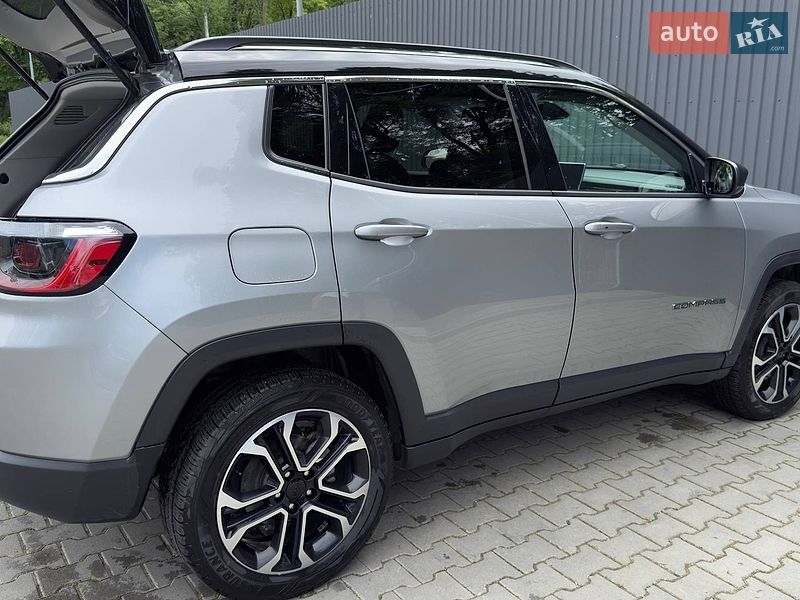 Внедорожник / Кроссовер Jeep Compass 2021 в Стебнику