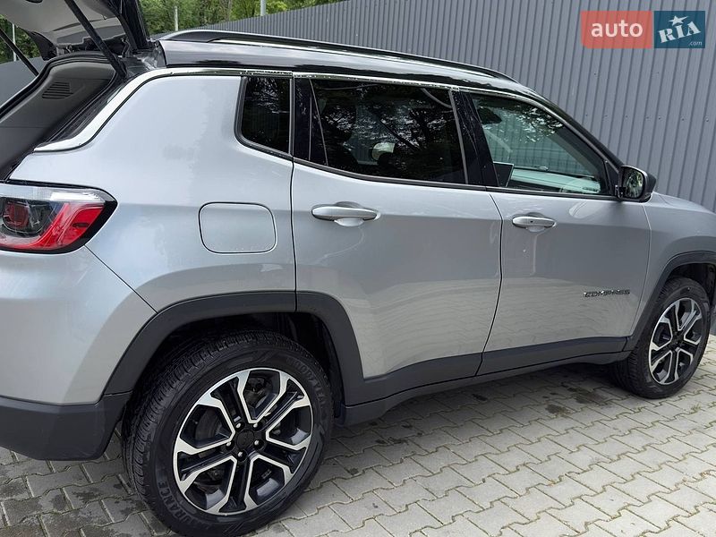 Внедорожник / Кроссовер Jeep Compass 2021 в Стебнику