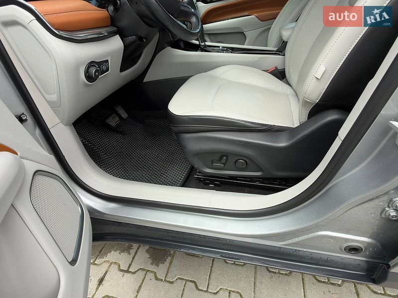 Внедорожник / Кроссовер Jeep Compass 2021 в Стебнику