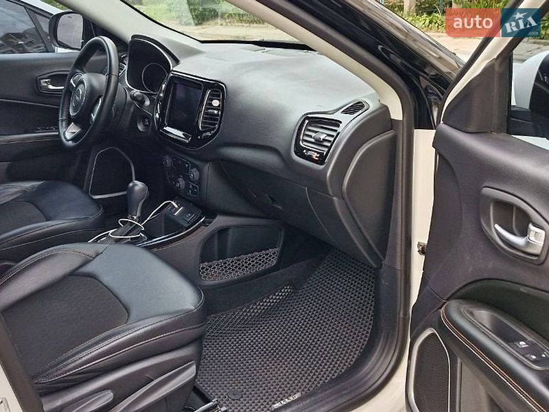 Позашляховик / Кросовер Jeep Compass 2017 в Чернігові
