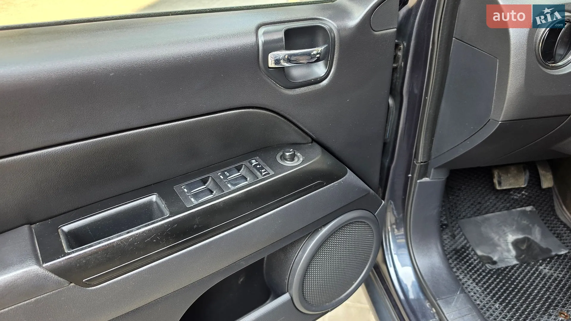 2015 Jeep Compass - мініатюра 15