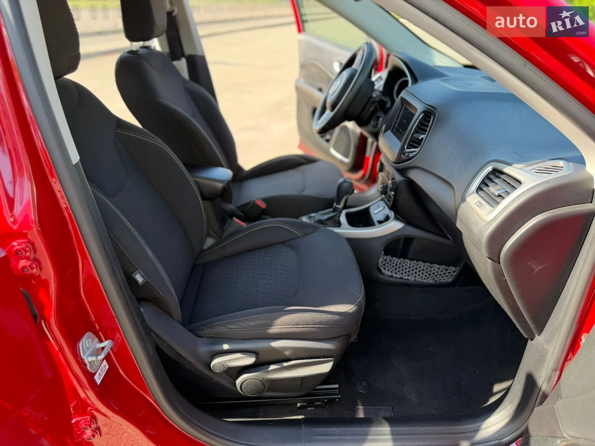 2019 Jeep Compass - мініатюра 31
