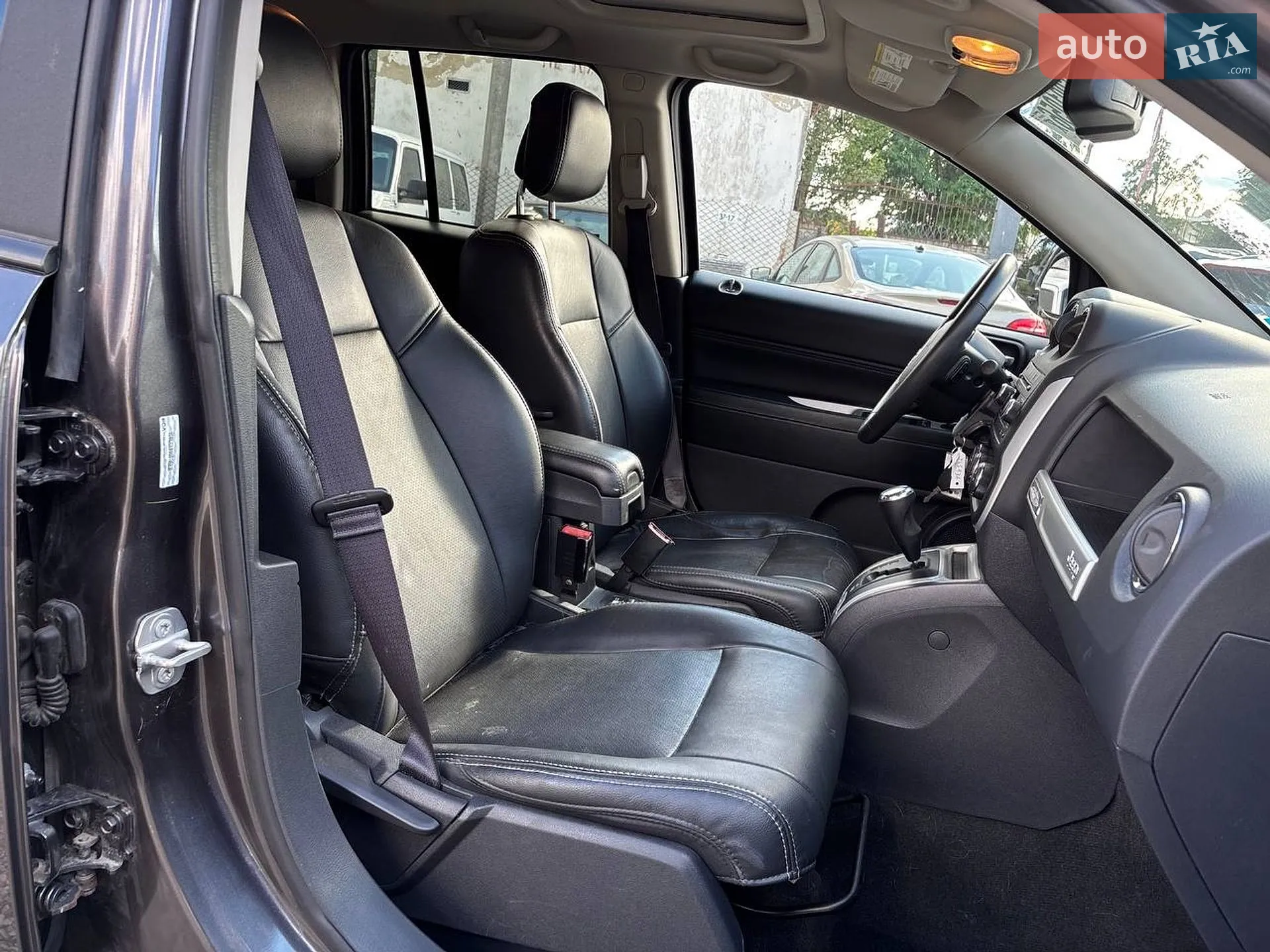 2016 Jeep Compass - мініатюра 31