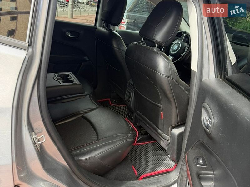 Внедорожник / Кроссовер Jeep Compass 2020 в Киеве