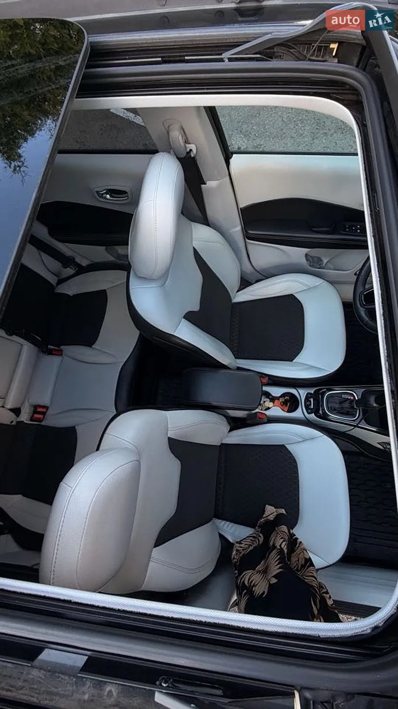 2018 Jeep Compass - мініатюра 18