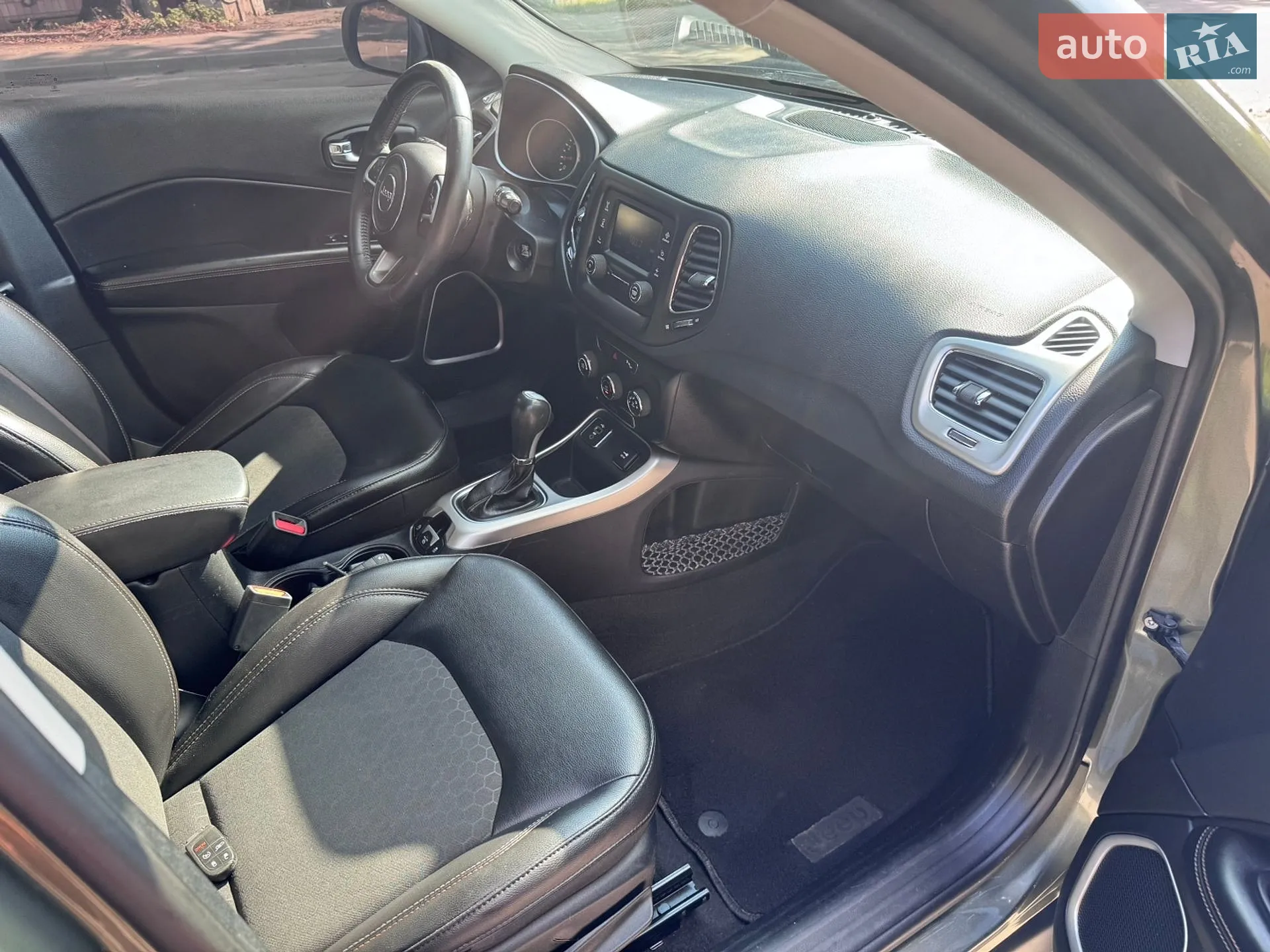 2018 Jeep Compass - мініатюра 25